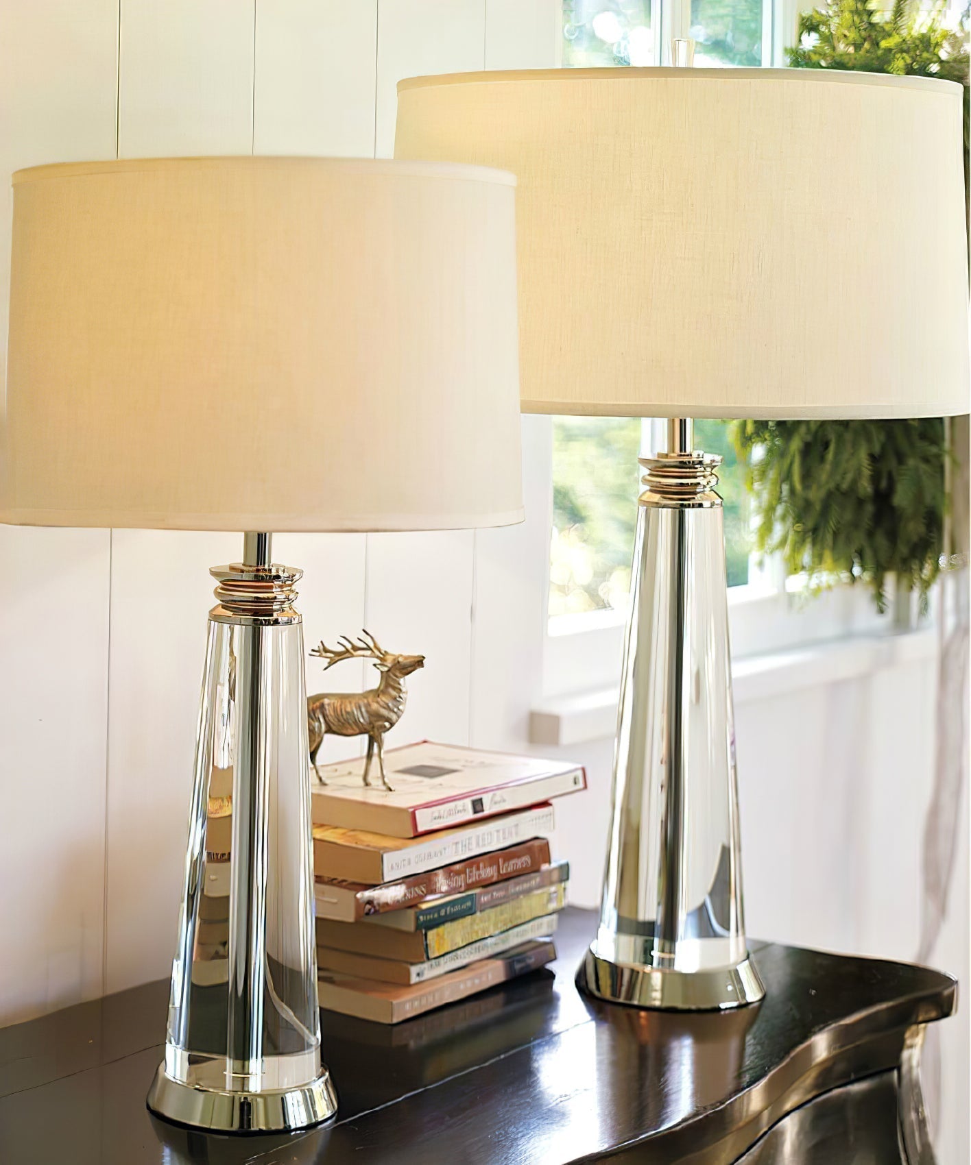 ConeLume - Modern Lamp with Tapered Shape and Subtle Lighting 9