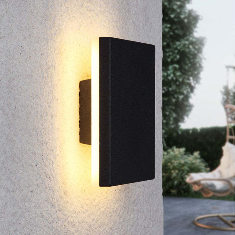 Simple Waterproof Outdoor Wall Lamp