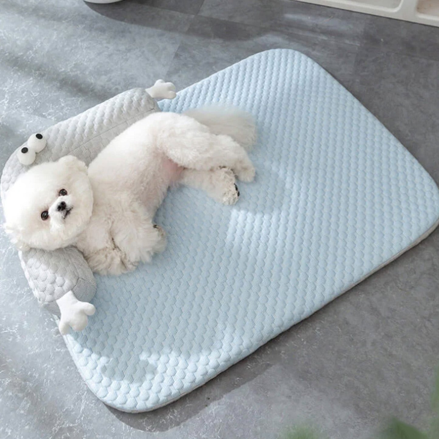 Comfortable Pet Bed with Supportive Cooling Design - Lusomart