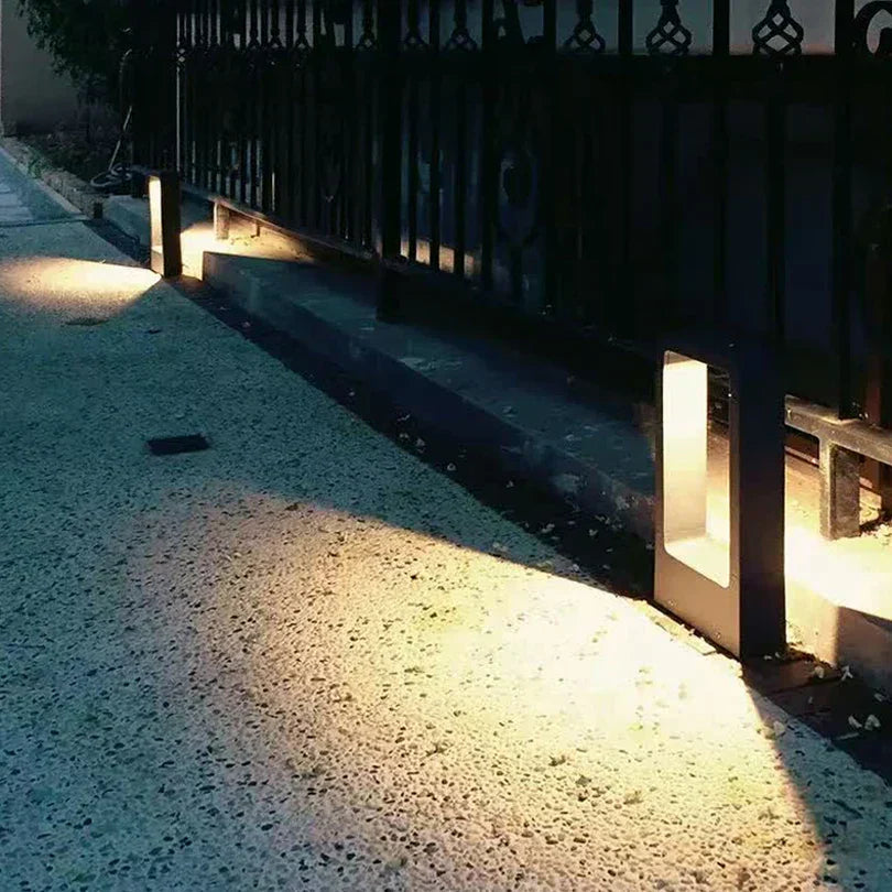 Outdoor Solar Powered Weatherproof Garden Lamp