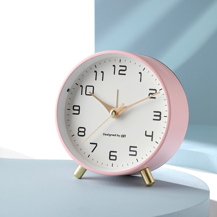 Quiet Modern Wooden Desk Clock