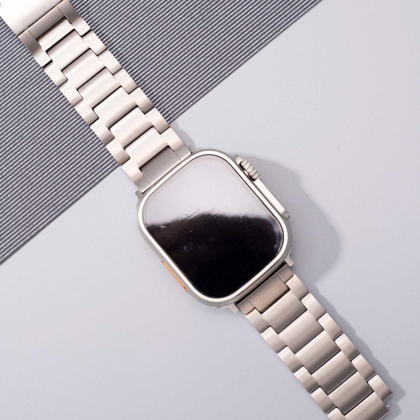 Durable Metal Strap for Apple Watch Everyday Use