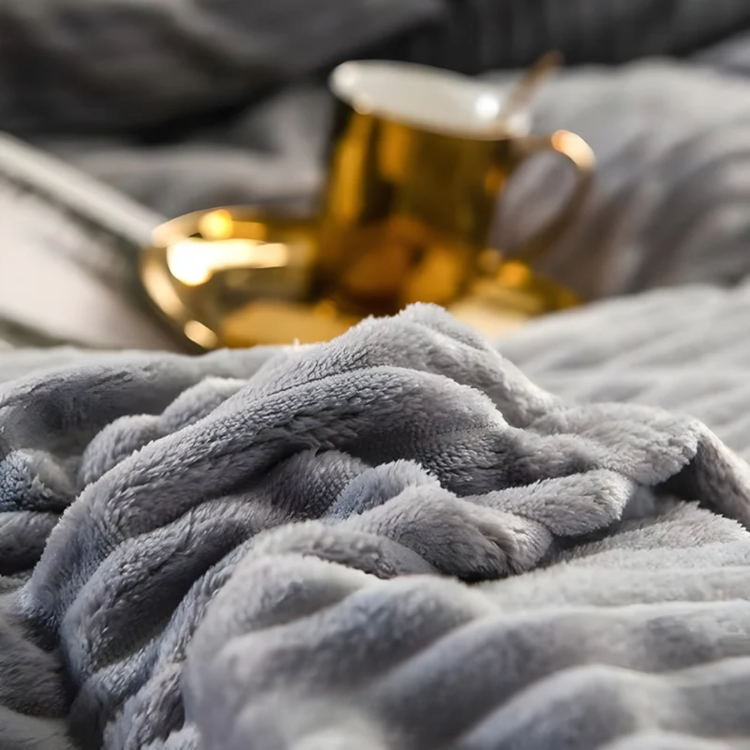Soft Plush Throw Blanket – Cozy Fleece Cover