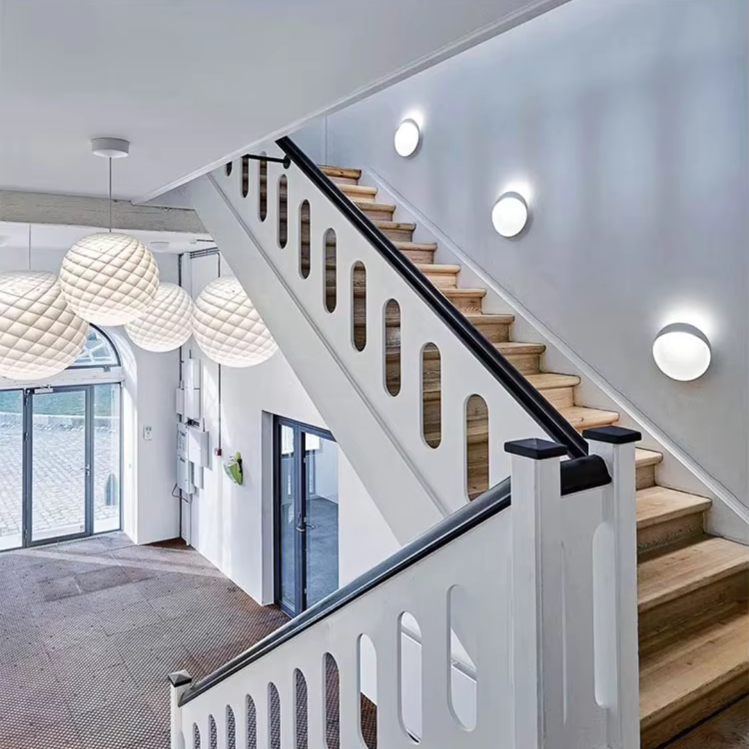 Elegant Wall Light Fixture