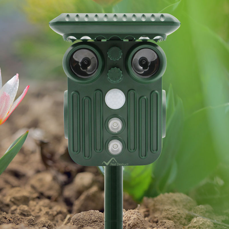 Outdoor Solar Powered Deer Repellent, 5 Modes, Waterproof