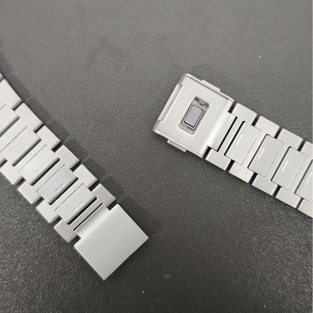 Premium Magnetic Smartwatch Strap