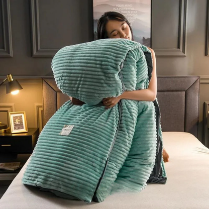 Soft Plush Throw Blanket – Cozy Fleece Cover