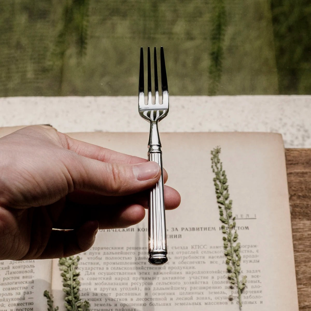 Elegant Classic Silverware Set