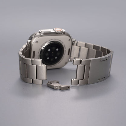 Durable Metal Strap for Apple Watch Everyday Use