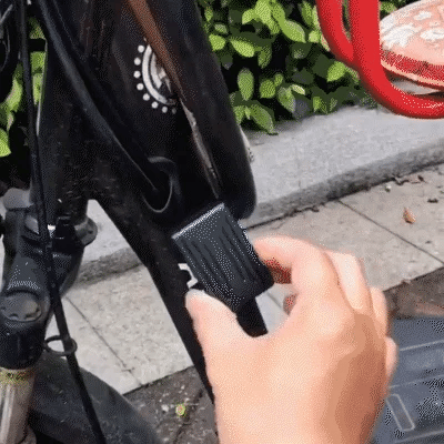 Compact GPS Vehicle Tracker for Real Time Tracking
