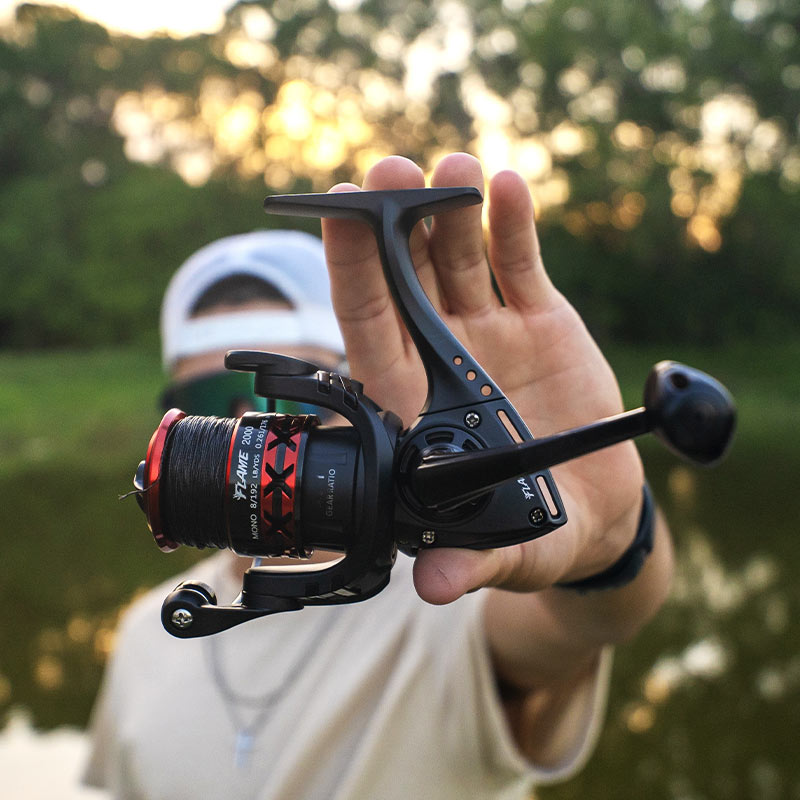 Fast Action Spinning Fishing Reel Red