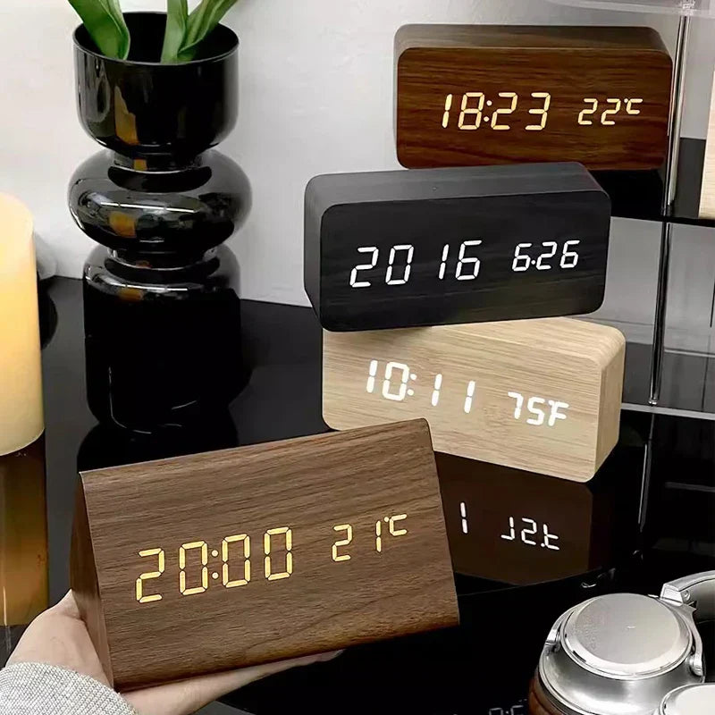 Intelligent LED Alarm Clock with Voice Control - Lusomart