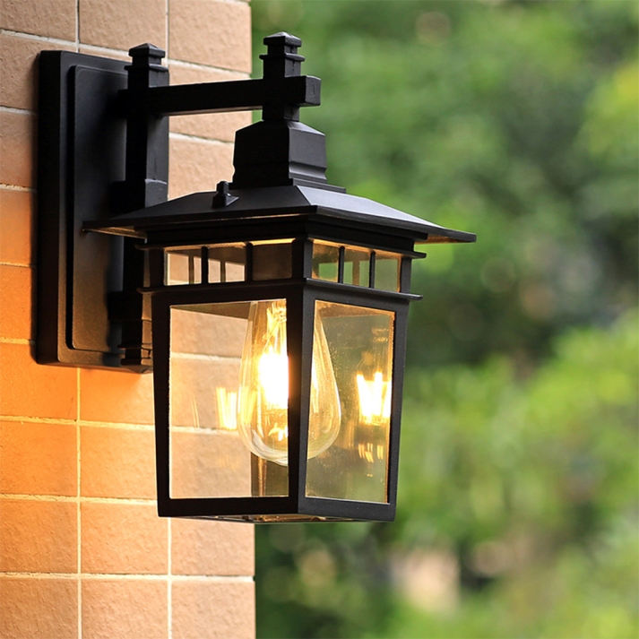 Classic Exterior Lantern Wall Light