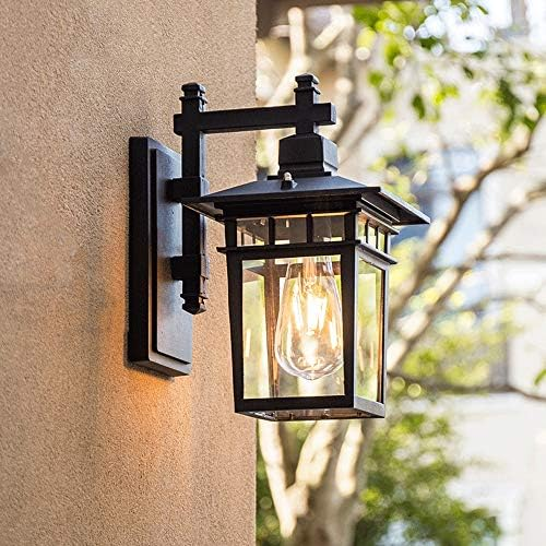 Classic Exterior Lantern Wall Light