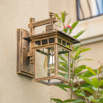 Classic Exterior Lantern Wall Light