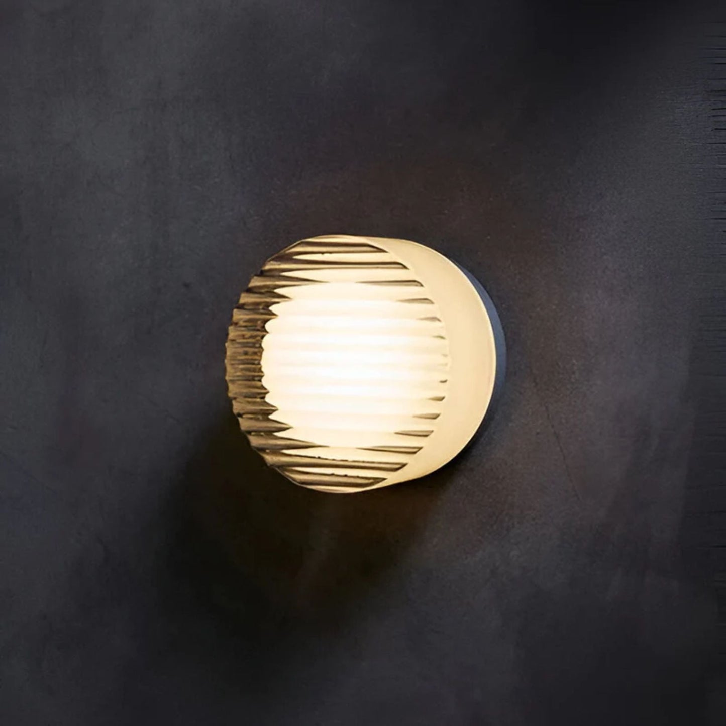 Ambrelo Wall Lamp 2