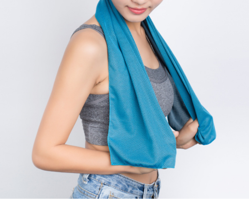AquaCool | Innovative Quick-Drying Sports Microfiber Towel 4