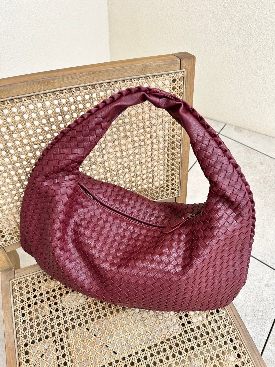 AquaSteady | Stylish Durable Women's Waterproof Tote Bag for Everyday Use 3