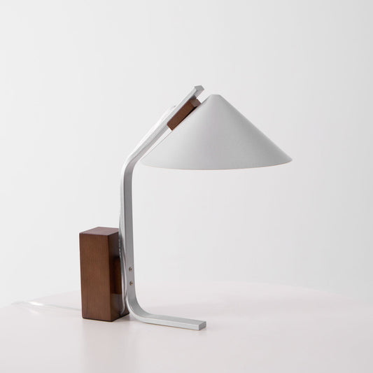 Sleek Contemporary Table Lamp with Simple Design - Lusomart