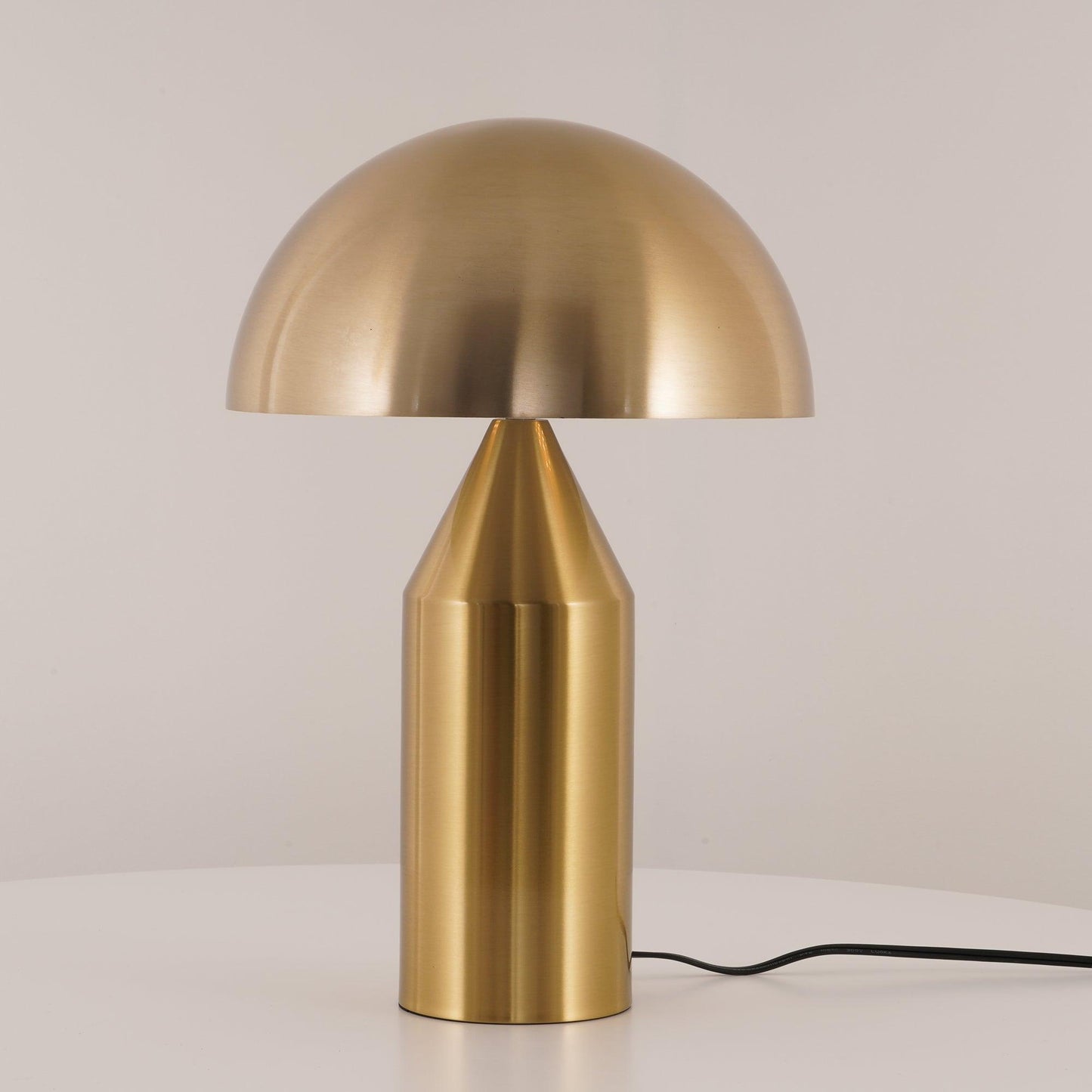Modern Metal Desk Lamp In Classic Italian Design