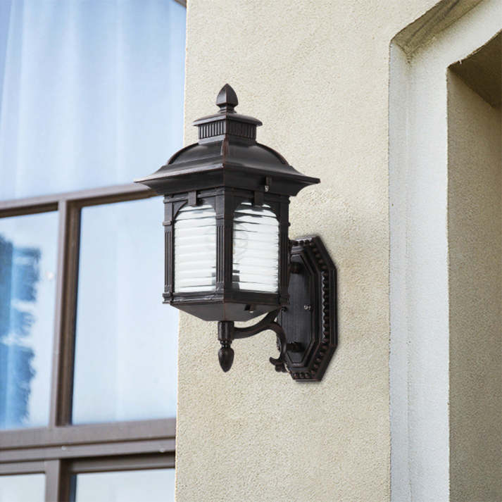 Classic Exterior Lantern Light