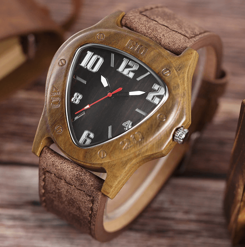 BambooTime | Elegant Natural Bamboo Quartz Wristwatch with Leather Strap 2