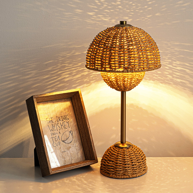 Natural Wicker Mushroom Desk Lamp