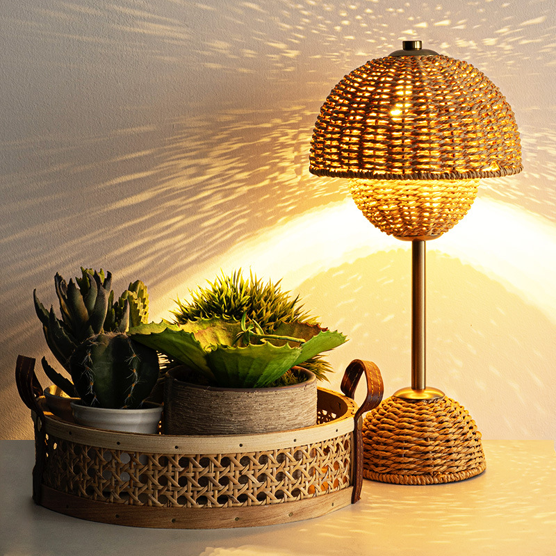 Natural Wicker Mushroom Desk Lamp