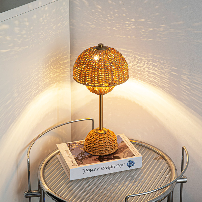 Natural Wicker Mushroom Desk Lamp