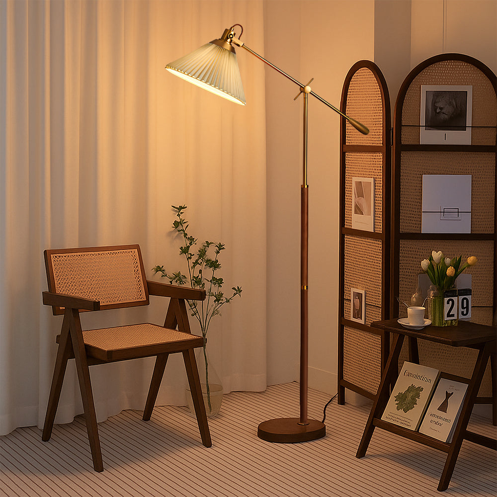 Bardani | Modern Elegant Brass Floor Lamp with Adjustable Arm 2