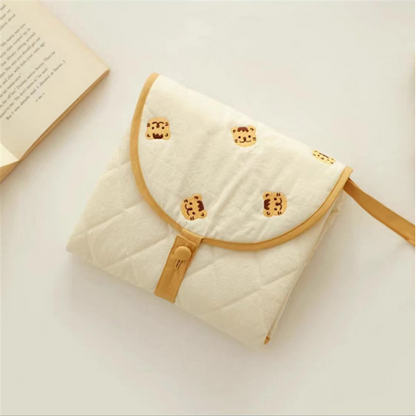 BearFold™ – Foldable Baby Changing Mat – Practical Bear Motif Underlay 2
