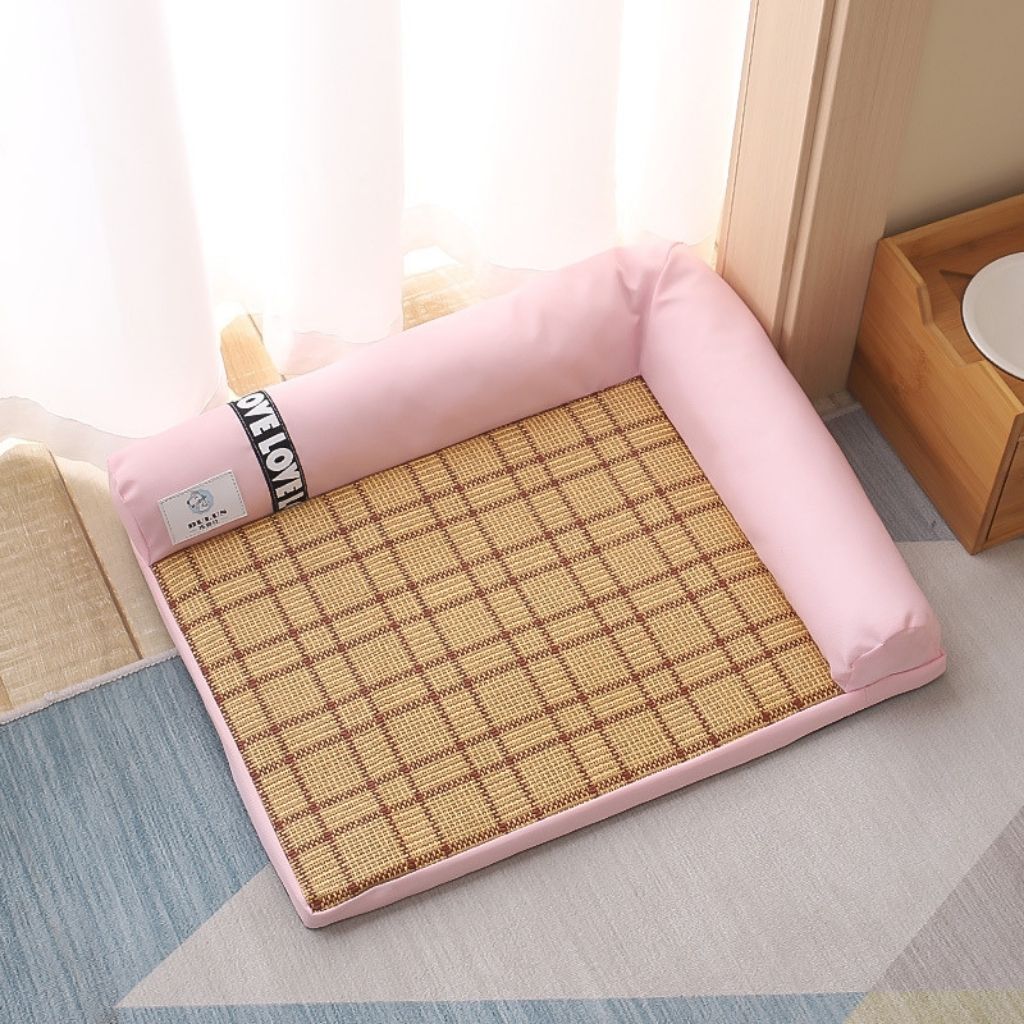 Breathable bamboo fiber cushion with triangular shape and suede border