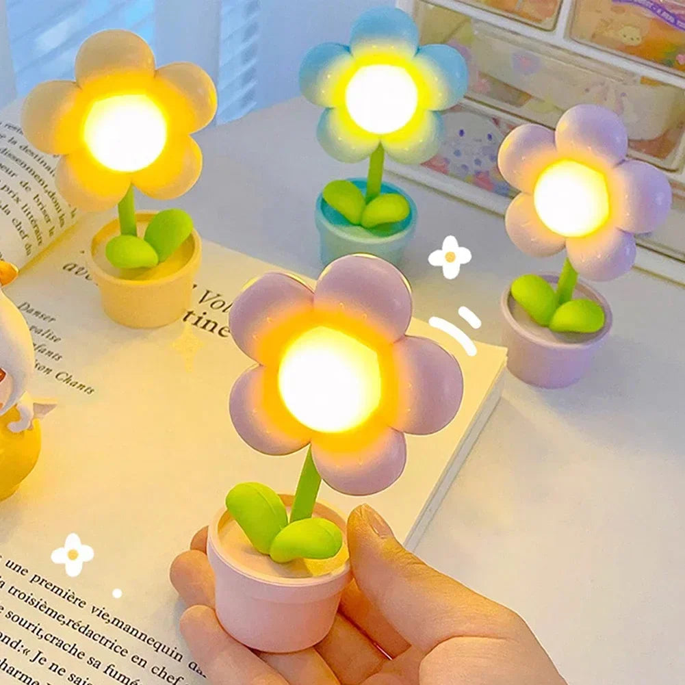 BloomAura – Elegant Petite Flower Table Lamp for Soft Lighting 3