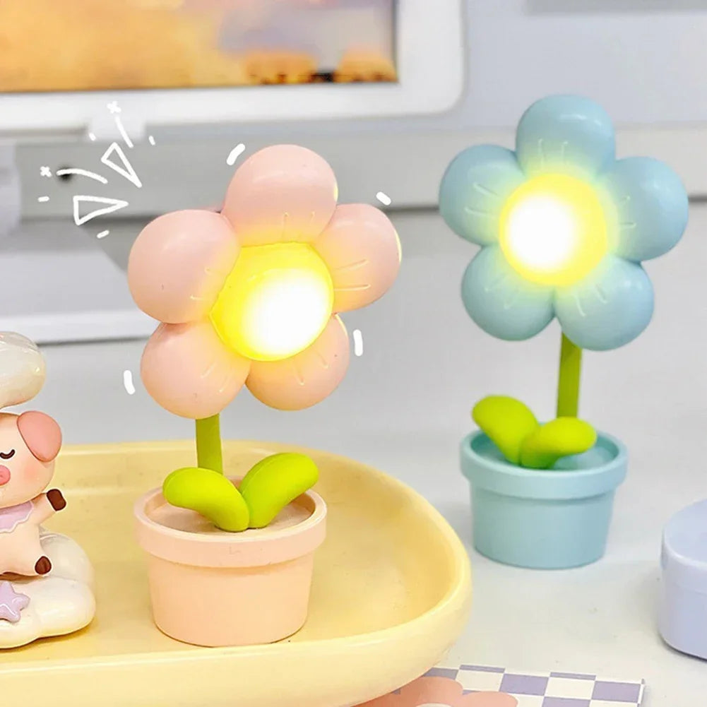 BloomAura – Elegant Petite Flower Table Lamp for Soft Lighting 5