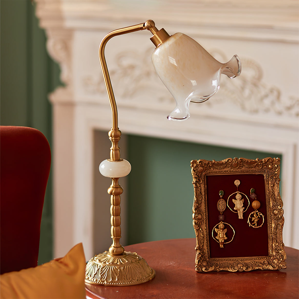 BrassAura – Vintage Floral Table Lamp 1