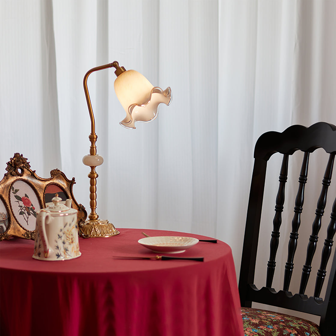 BrassAura – Vintage Floral Table Lamp 2