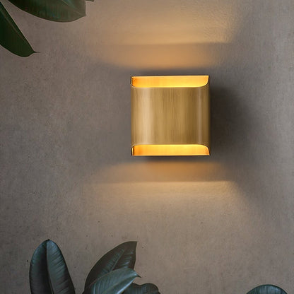 BrassElegance | Elegant Modern Brass Wall Sconce for Indoor Lighting 3