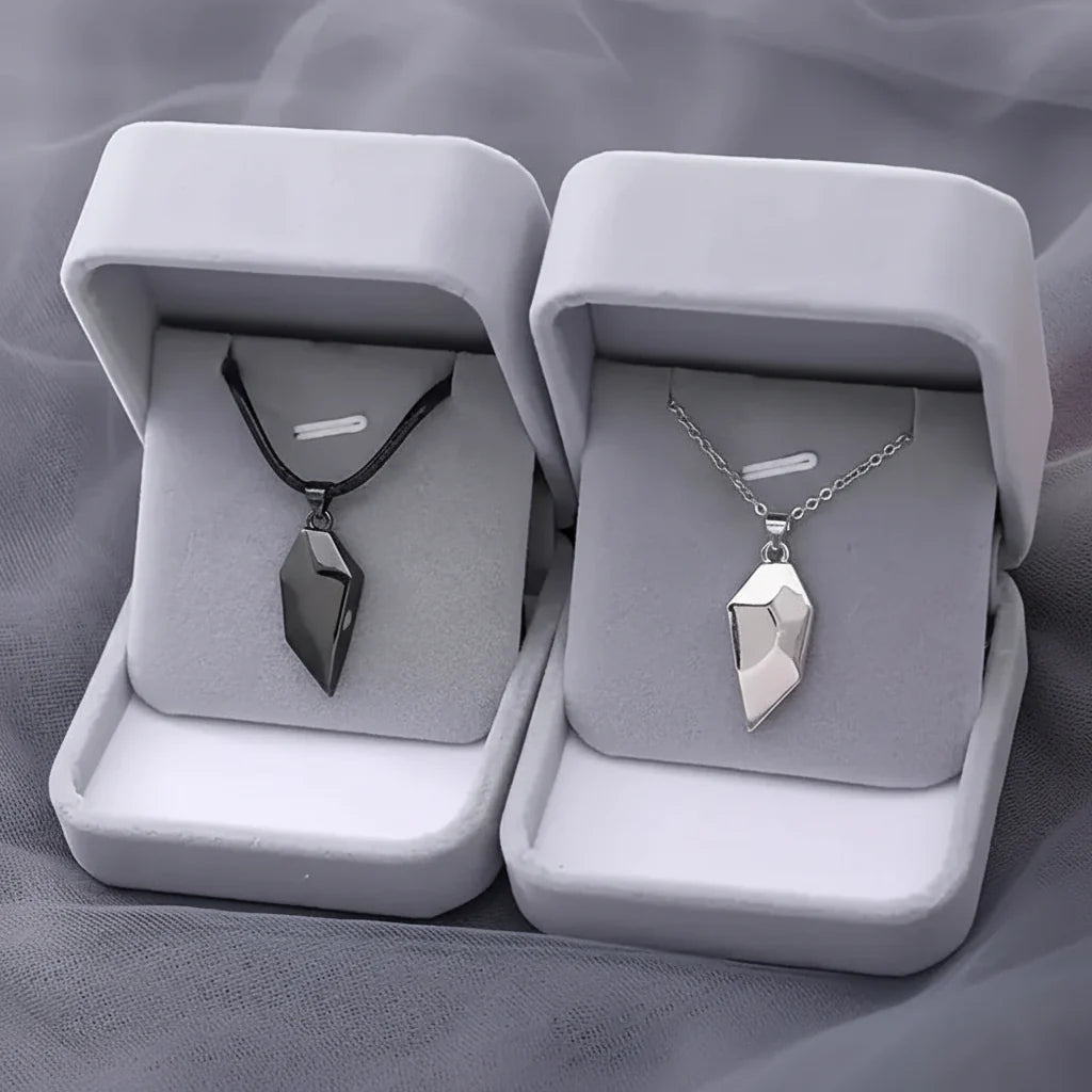 Lovely Heartbeat Lovers Magnetic Necklace Set