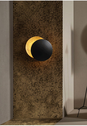Warm LED Wall Light – Gold Accent & Soft Glow