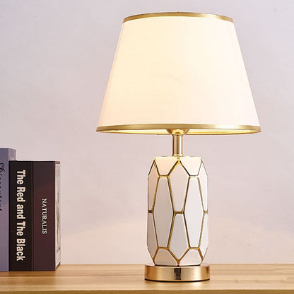 CeramiGlow – Retro Ceramic Desk Lamp for a Nostalgic Touch 2