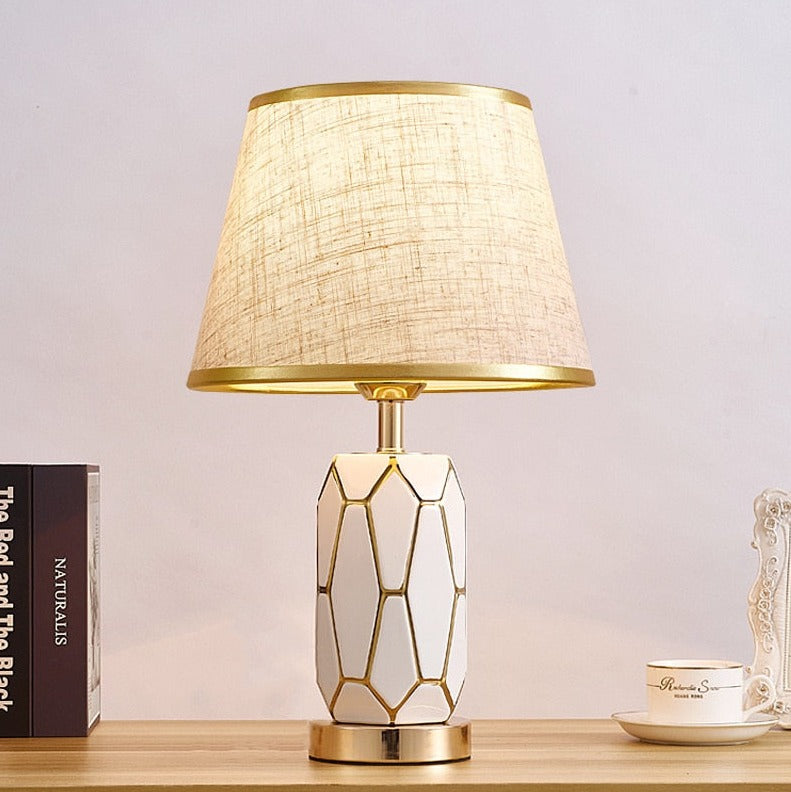CeramiGlow – Retro Ceramic Desk Lamp for a Nostalgic Touch 3