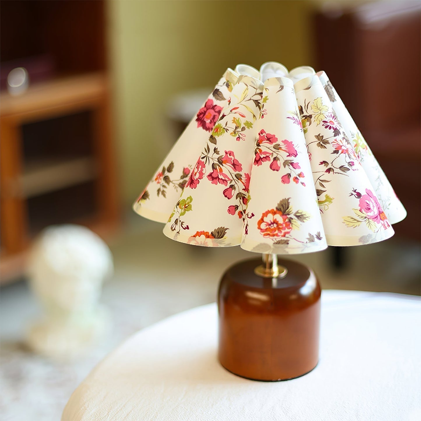 CharmeGlow - Vintage-Inspired Lamp with Soft, Warm Glow 5