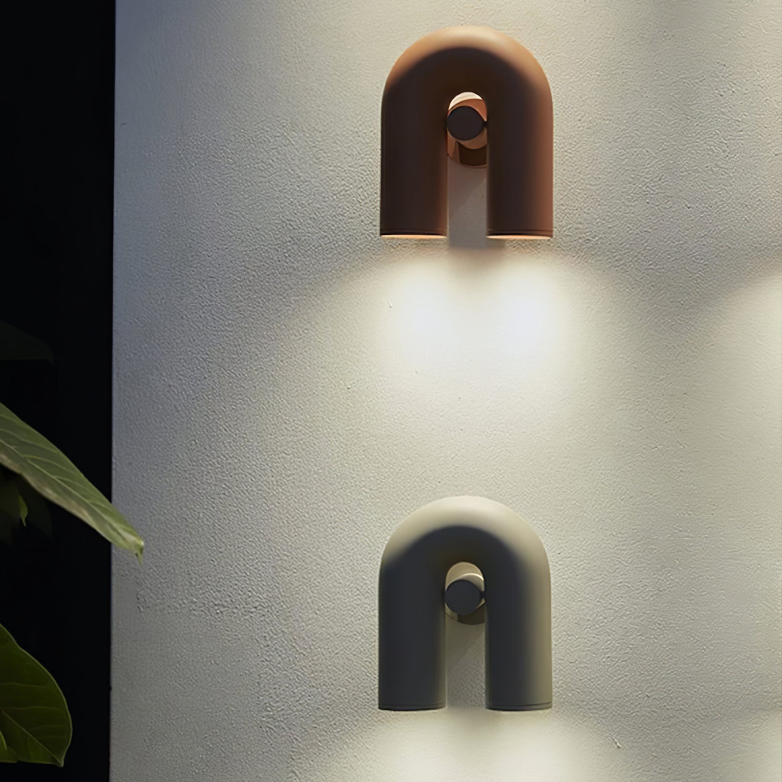 Cirkus | Sleek Modern Aluminum Wall Sconce with Integrated LED Lighting 3