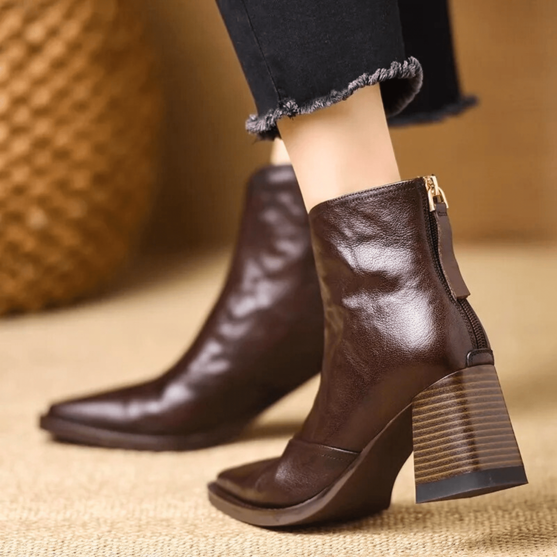 Claudia Collection | Black Ankle Boots with Sculpted Mid-Heel – Elegant Comfort for Everyday Wear 3