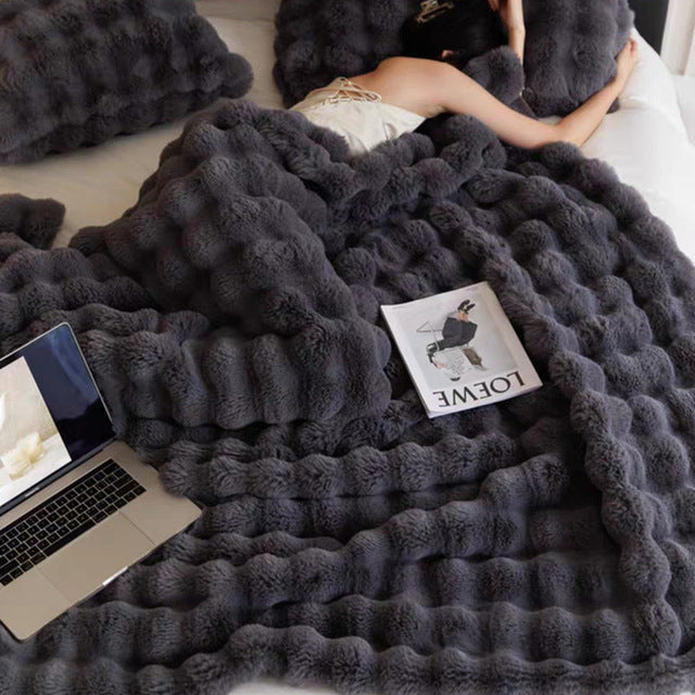 Plush Fleece Throw Blanket – Soft Warm Comfort