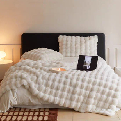 Plush Fleece Throw Blanket – Soft Warm Comfort