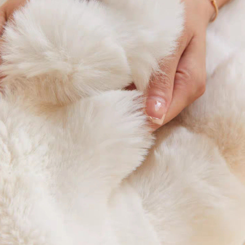 Plush Fleece Throw Blanket – Soft Warm Comfort
