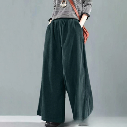 CorduroyChic | Stylish Vintage Black Wide Leg Trousers for Women 1