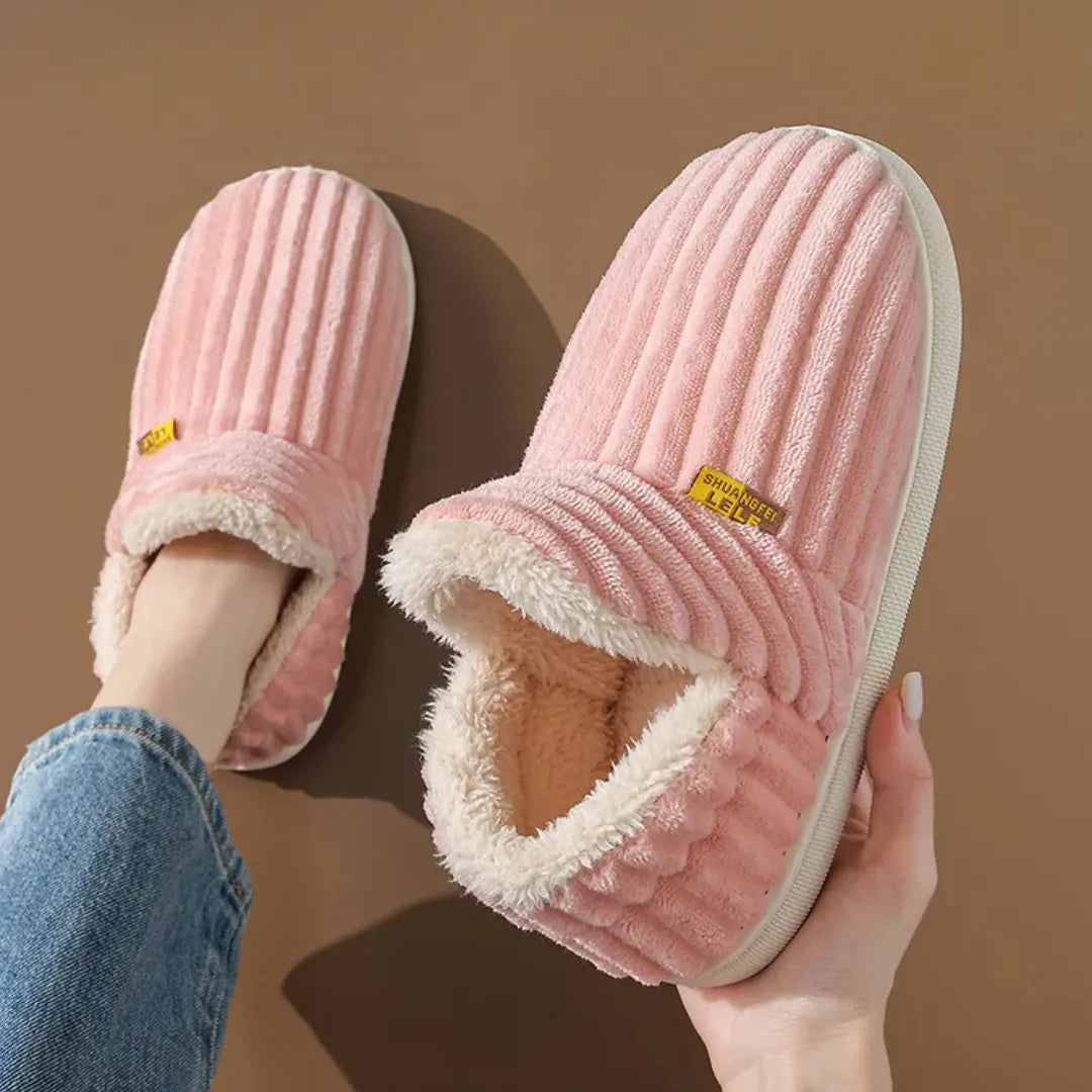 CottonChic | Cozy Stylish Women's Slippers with Soft Fur Lining 3