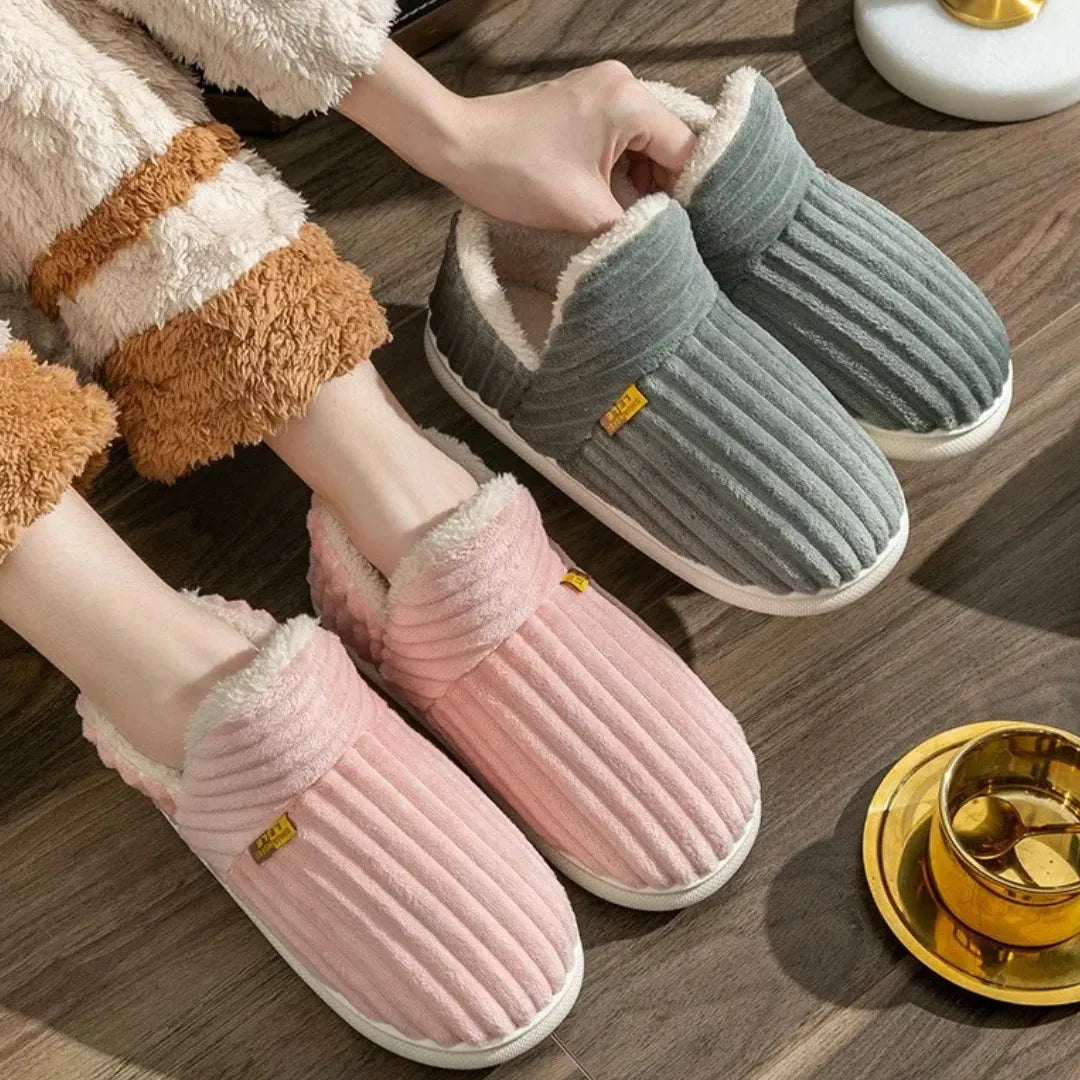 CottonChic | Cozy Stylish Women's Slippers with Soft Fur Lining 4